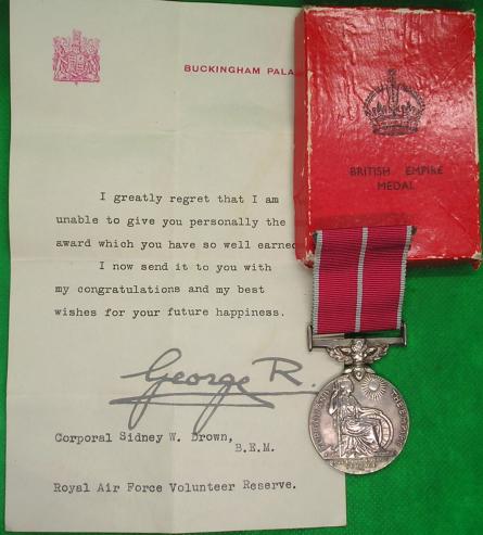 MINT BOXED GVIR BRITISH EMPIRE MEDAL (B.E.M) R.A.F.VR FROM NORTHAMPTON