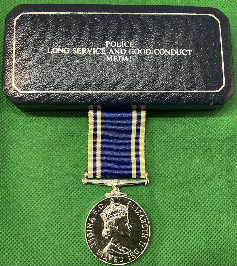 MINT CASED EIIR POLICE LONG SERVICE MEDAL TO AN INSPECTOR