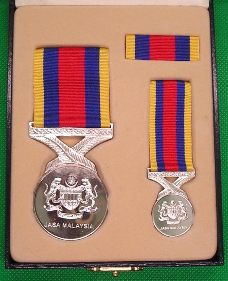 MINT CASED PINGAT JASA MEDAL & MINIATURE, FROM MALAYSIA