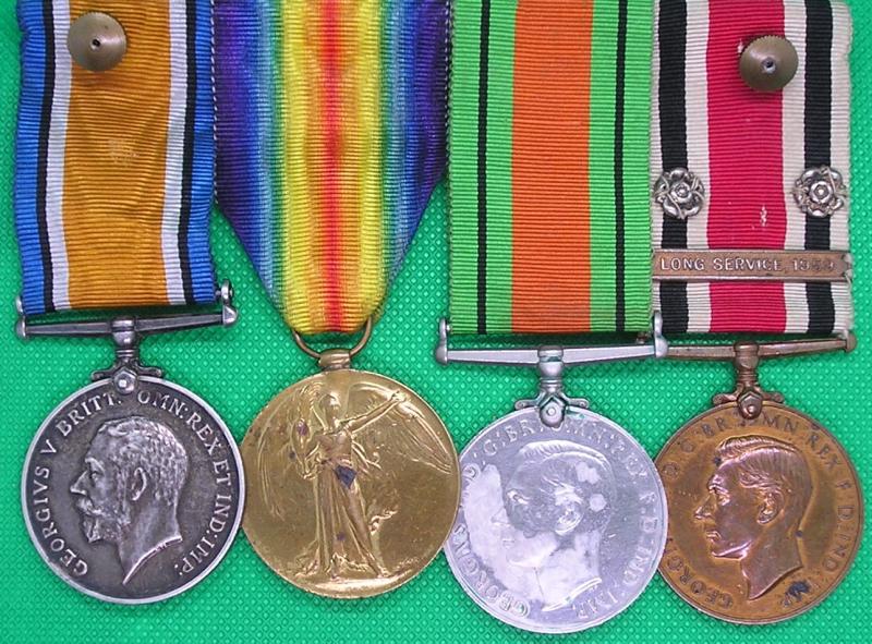 WW1 & WW2 DURHAM LIGHT INFANTRY & SPECIAL CONSTABULARY GROUP, WOUNDED 1916, FROM BLACKBURN