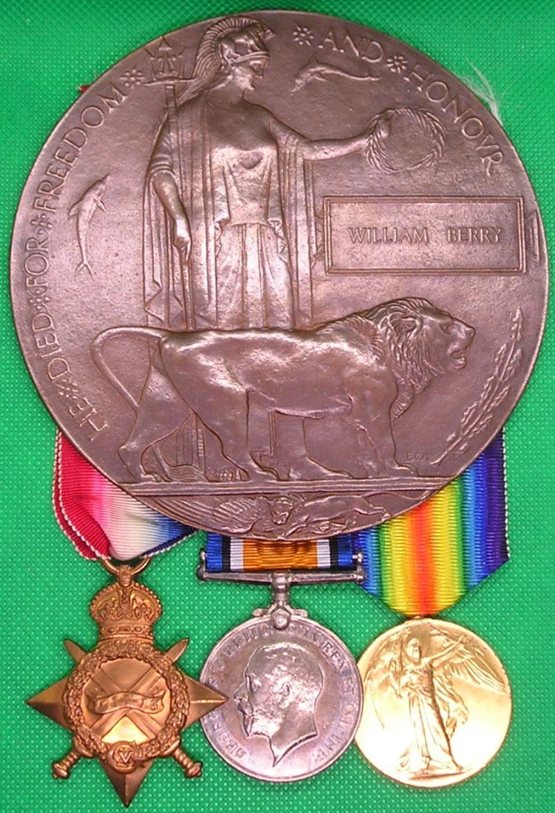 WW1 1914-15 TRIO & MEMORIAL PLAQUE, 1/4th LOYAL NORTH LANCASHIRE REGIMENT, D.O.W F&F 19-9-1915, FROM PRESTON