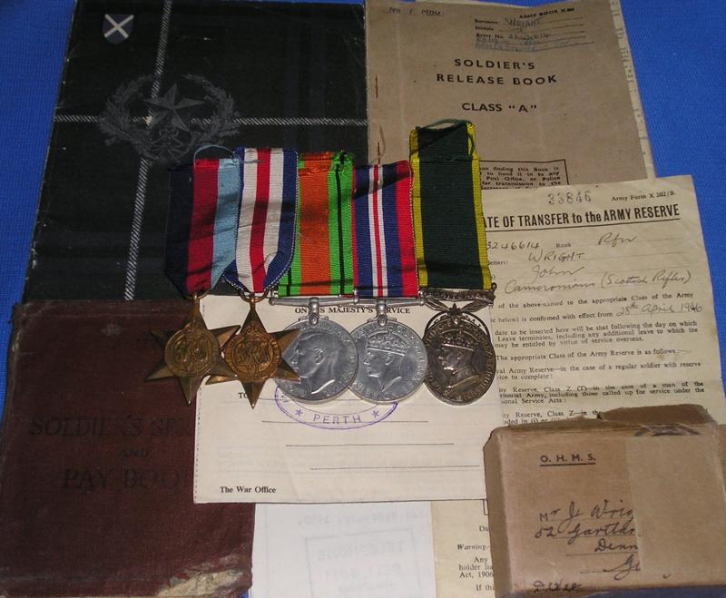 MINT BOXED WW2 TERRITORIAL GROUP WITH ORIGINAL DOCUMENTS, 7th CAMERONIANS, FROM GLASGOW